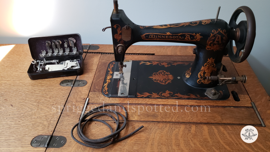 Revival of a Treadle Sewing Machine – 1910s “Minnesota Model A” [Restoration and Use]